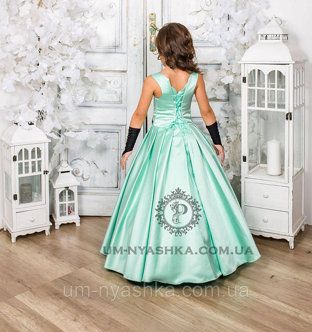 Шикарное длинное платье с черным купоном на 6-8 лет Кривой Рог - изображение 4