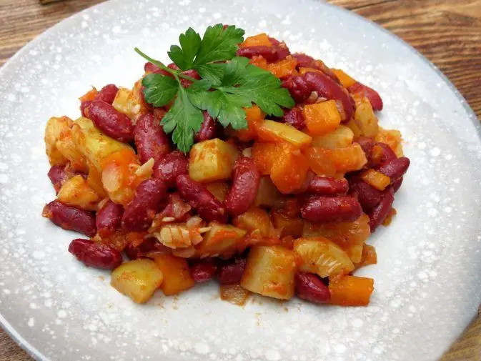 Салат из фасоли с кабачками консервированный 0,5 л Киев - изображение 1