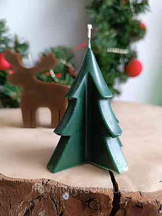 Святкова свічка з натурального воску у формі ялинки 8 см Ірпінь