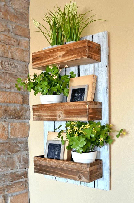 Полка настенная для цветов 