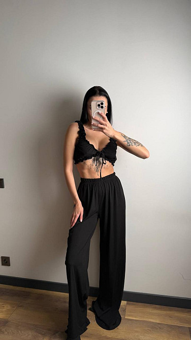 Жіноча піжама-двійка: топ і штани з романтичними рюшами рубчик Чорний Одеса - фото 3