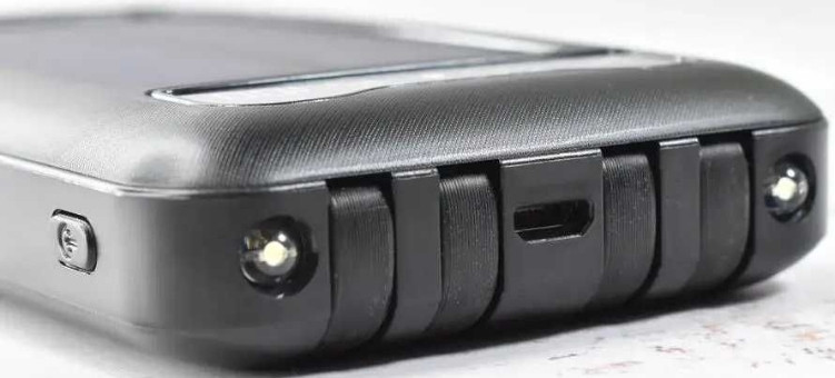 Solar Power Bank Павербанк с солнечной батареей + фонарик 10000 mAh. Киев - изображение 3