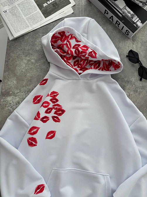 Унисекс худи оверсайз кроя с накатом 