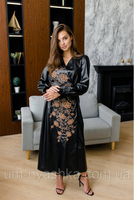 Жіноча вишита сукня, чорна шіряна вишиванка жіноча Кривий Ріг - фото 1