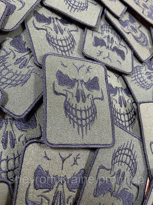 Шеврон Череп (Форма прямокутна. Фон олива. На липучці) Розмір 8x6.2см Київ - фото 2