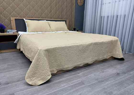 Покривало стьобане з наволочками Expo Trade листя 220x220 (+-10 см) бежевий (85-150) Київ