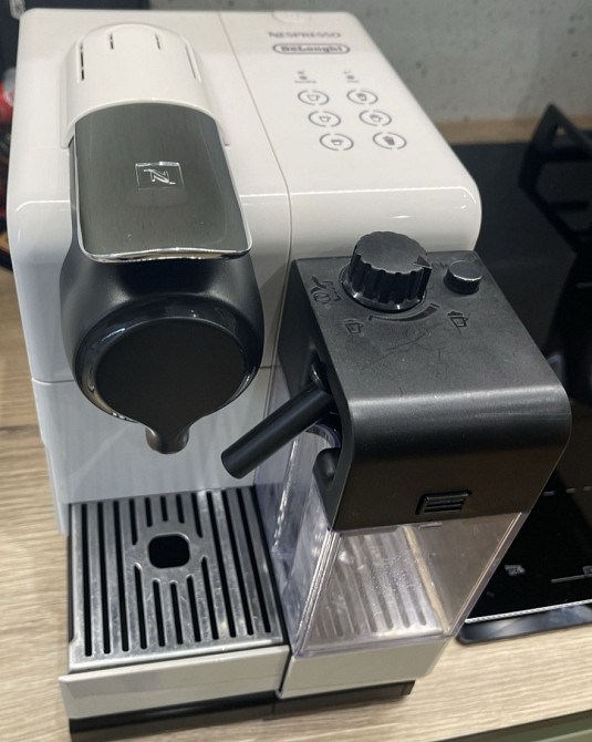 Кофемашина Delonghi Lattissima touch EN500W. Киев - изображение 2