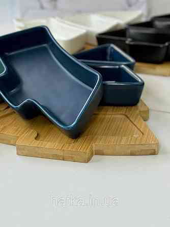 Тарілка менажниця новорічна "Синя Ялинка" кераміка 26*15*h5 см бамбукова підставка 8030-354 Київ