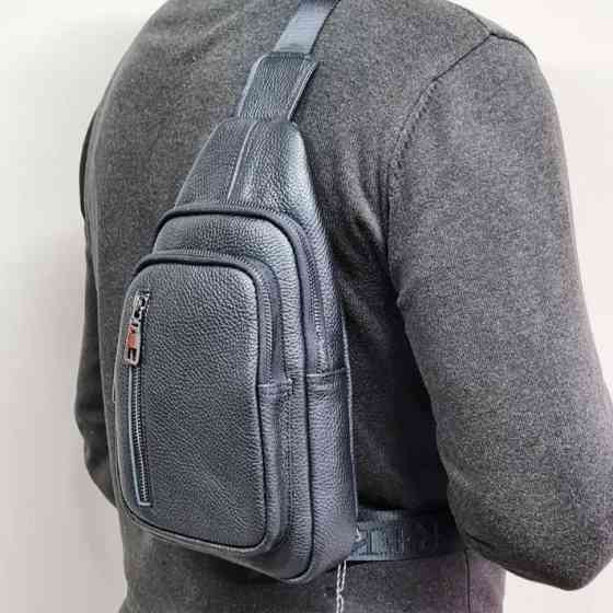 Брендова чоловіча нагрудна сумка рюкзак слінг з натуральної шкіри молодіжна шкіряна чорна сумочка на плече Київ