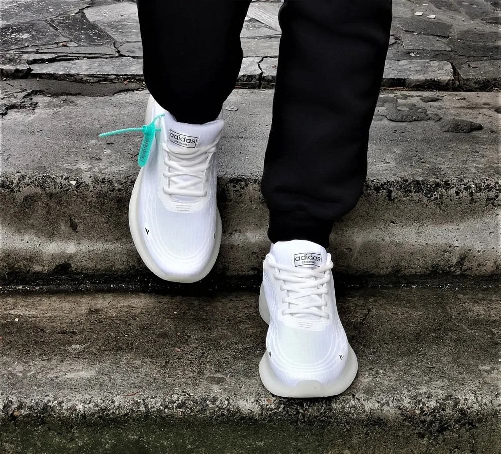 Кроссовки Adidas Белые Мужские Адидас Изи Boost (размеры: 40,41,42,43,44) Днепр - изображение 5