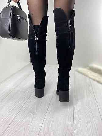 Чоботи жіночі LaDi чорні замша натуральна зима висота 51см обхват 34-35см каблук 7см (2352) Коломыя