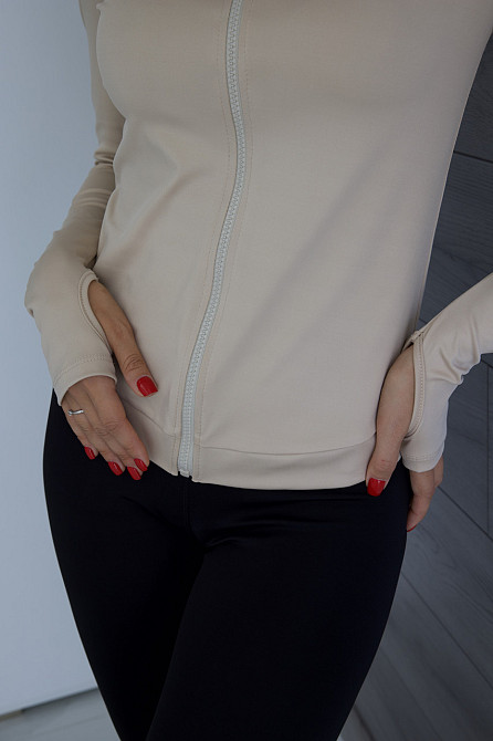 Женский костюм для спорта и фитнеса 