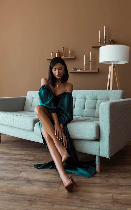 Женское роскошное вечернее платье со шлейфом и съемными рукавами из королевского атласа Изумрудный, M Одесса - изображение 8