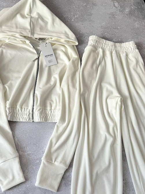 Женский повседневный велюровый костюм двойка с широкими брюками и укороченной кофтой плюшевый велюр Молочный, 46/48 Одесса - изображение 8