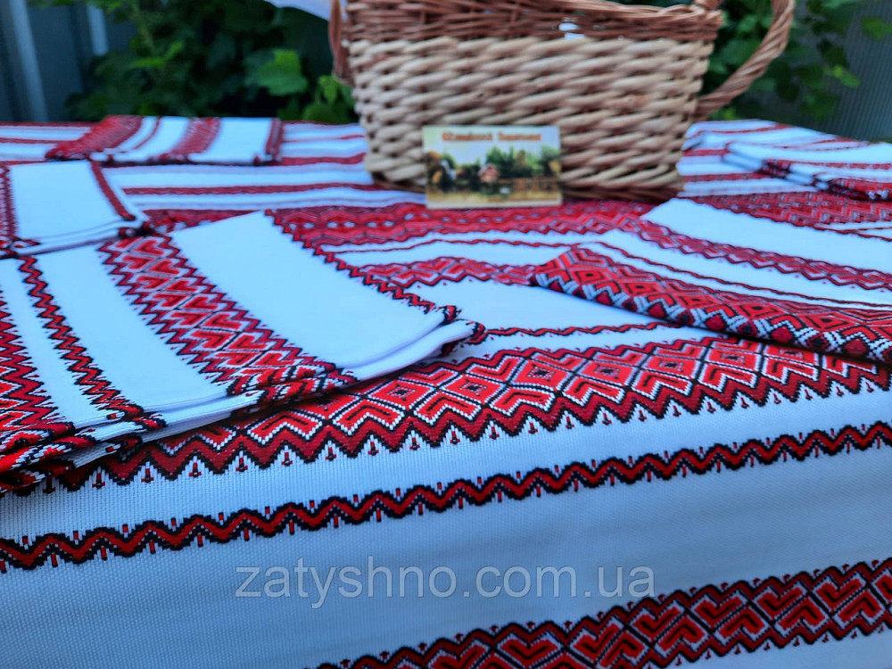 Скатертина з вишитими серветками червона Київ - фото 3
