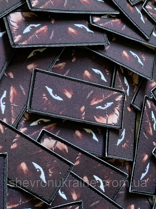 Печатный шеврон что светиться Гатс (Форма прямоугольная. На липучке) Размер 4x10см Киев - изображение 2