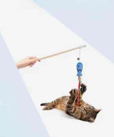 Игрушка-палочка с рыбкой и колокольчиком для котиков 40 см голубой Киев