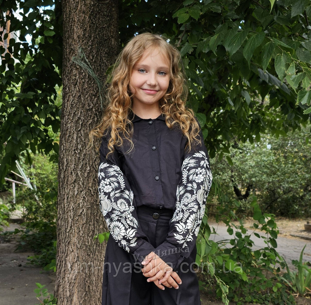 Подростковая черная рубашка с вышивкой 152-164 Кривой Рог - изображение 1