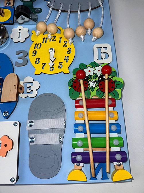 Доска для мальчика 40x50 Игрушки от 6 месяцев для развития мелкой моторики Бизиборд развивающая деревянная игрушка Монтессори Тернополь - изображение 6