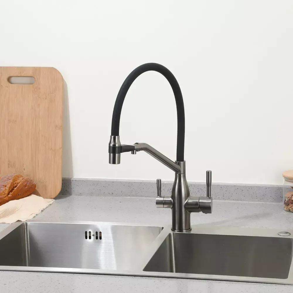 Смеситель для кухни под фильтр Frap F4397-9 с гибким изливом, графит/черный Киев - изображение 2