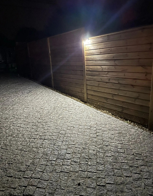 Солнечная лампа настенная с датчиком движения влагозащищенная аккумуляторная 13 на 9,5 см черный Киев - изображение 2