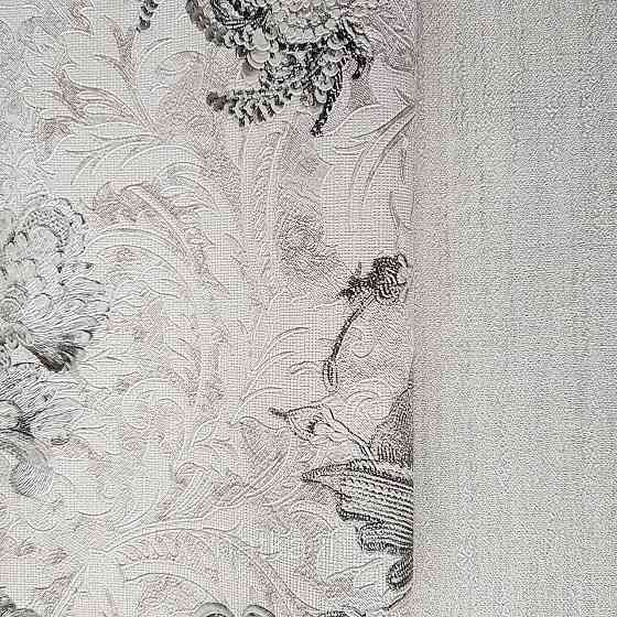 Шпалери метрові вінілові на флізелін Yuanlong Samsara бароко квіти вензель чорні на білому сріблясті Київ