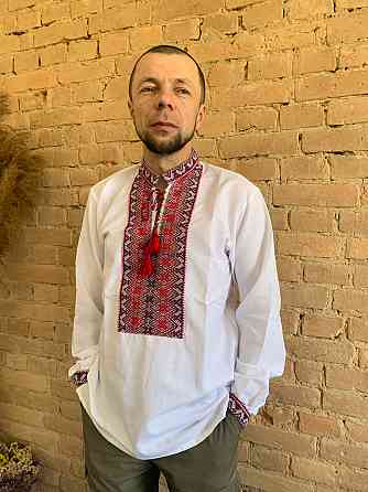 Вишиванка на домотканому полотні червоних кольорів Київ