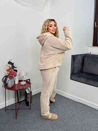 Женская уютная пижама двойка с капюшоном двусторонняя махра. Бежевый, 50/52 Одесса