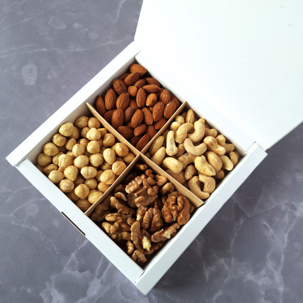 Набір горіхів у подарунковій коробочці 300 грамів. Біла Одеса - фото 5