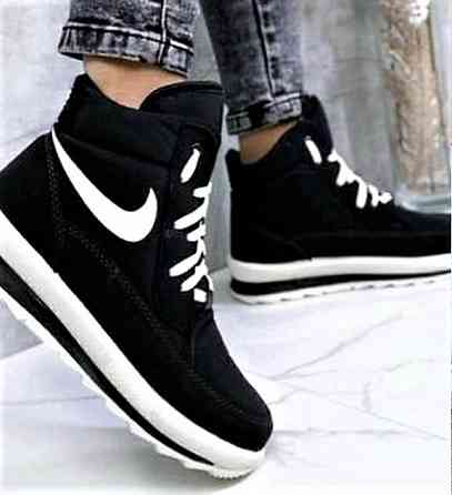 Зимові жіночі Кросівки на хутрі Чорні Найки Снікерси в стилі N!ke (розміри: 36,37,38,39,40) Дніпро