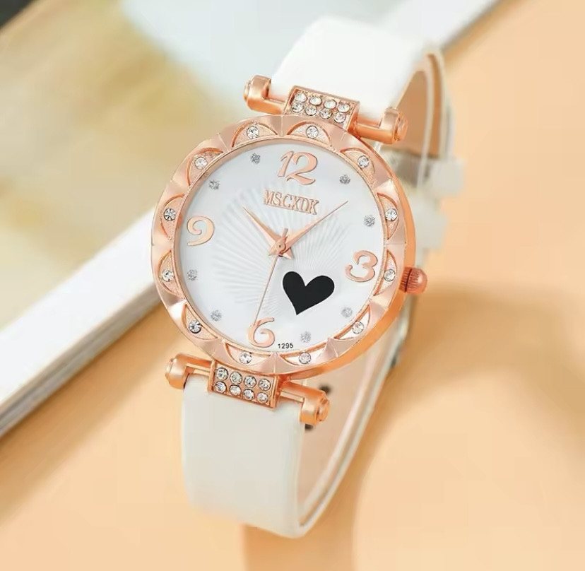 Подарочный набор для женщин Сердце: наручные часы браслет ожерелье и серьги в подарочной коробочке Киев - изображение 5