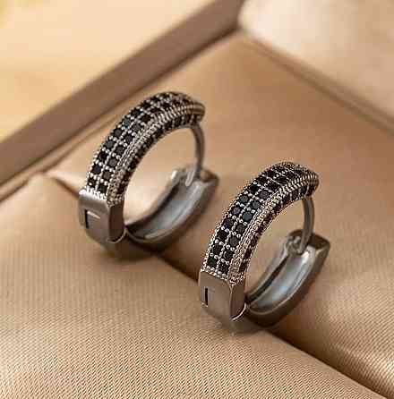 Серьги-кольца с чёрным цирконием – тёмный металл Киев