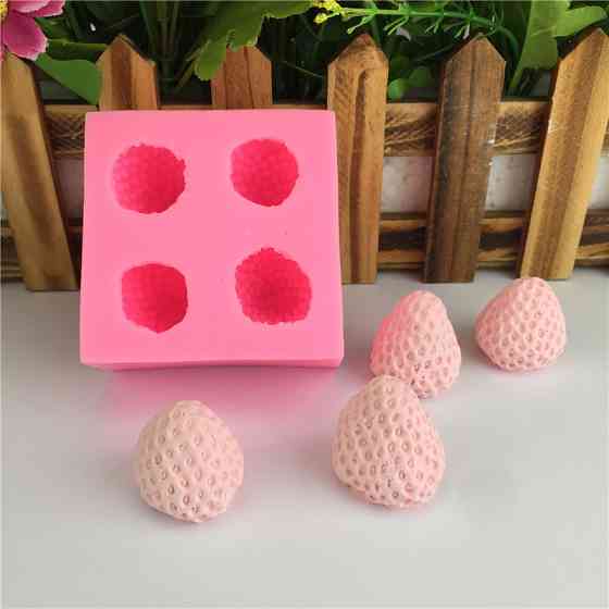Молд силіконовий Полуниця 68 на 68 мм рожевий Київ