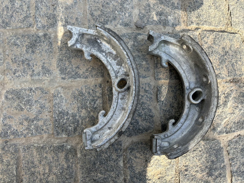 Колодки ручника ЗИЛ-130. Снятые. Пара. Харьков - изображение 1