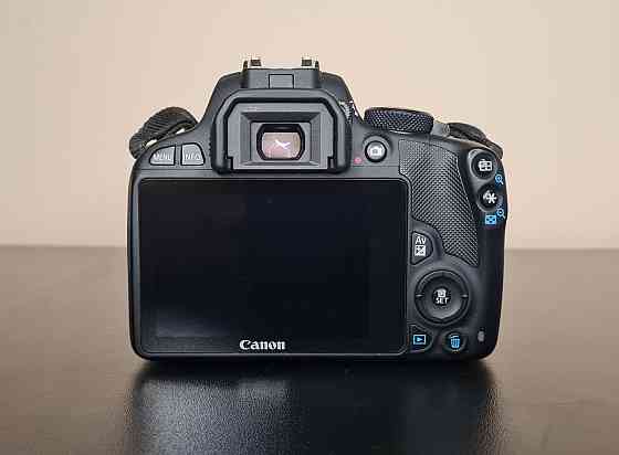 Дзеркальний фотоапарат Canon D100 + kit об'єктив 18-55 мм Клевань