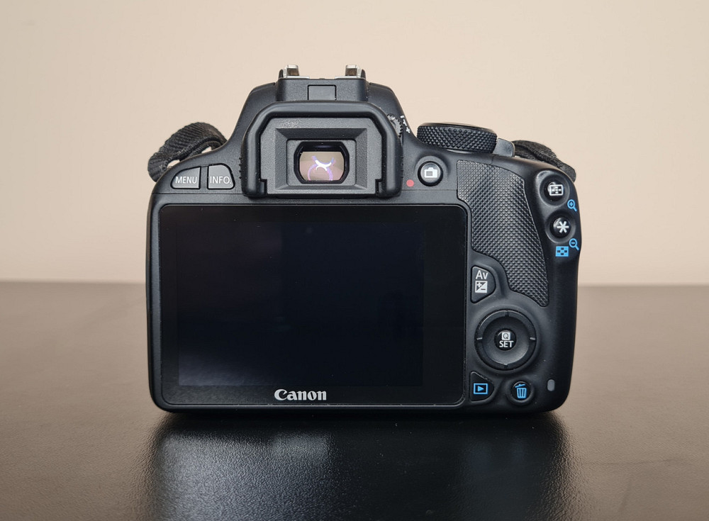 Дзеркальний фотоапарат Canon D100 + kit об'єктив 18-55 мм Клевань - фото 3