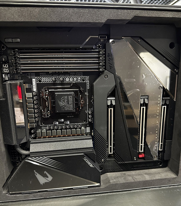 Материнська плата: AORUS Z490, Xtreme LGA 1200+ операційка. Київ - фото 5