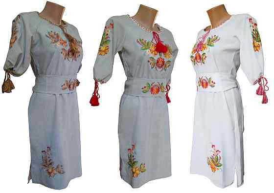 Женское вышитое платье с круглой горловиной «Петриковская роспись» в бежевых тонах. Киев