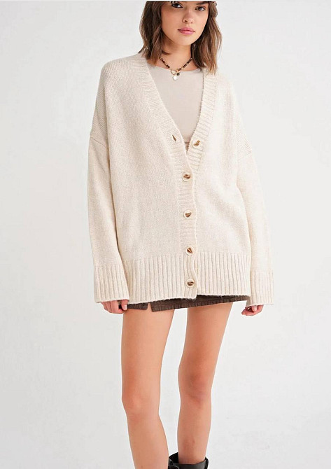 Женский базовый вязаный оверсайз кардиган на пуговицах Одесса - изображение 2