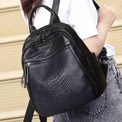 Шкіряний жіночий рюкзак з тисненням, чорний Київ