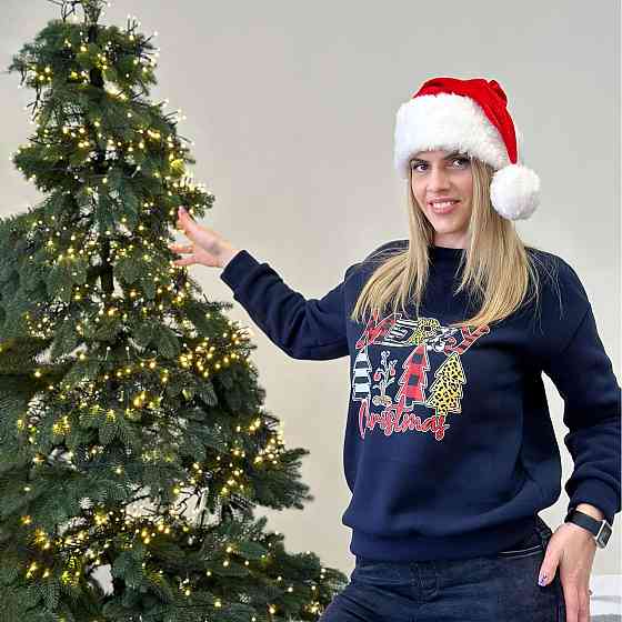 Женский батник с праздничным принтом 