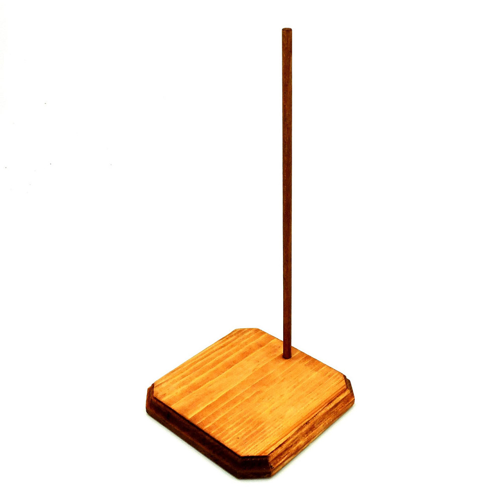 Подставка для кукол 