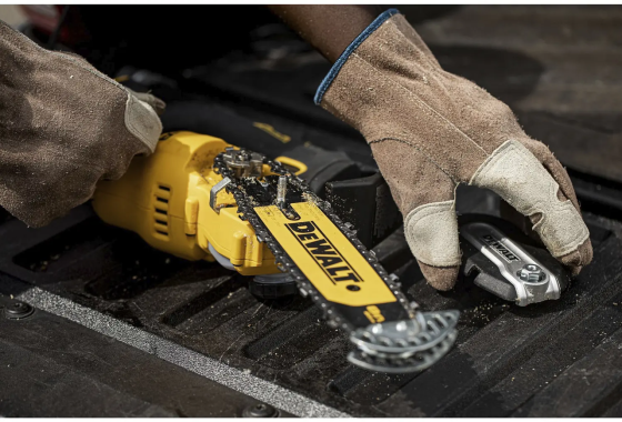 Професійна міні-пилка ланцюгова акумуляторна безщіткова DeWALT DCMPS520N : без АКБ, шина 20см (DCMPS520N) Київ