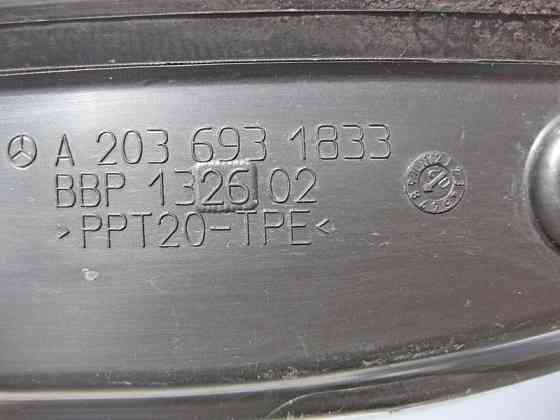 Mercedes-Benz  A2036931833 Накладка отвору багажника права C-Class C203 sportcoupe Одеса