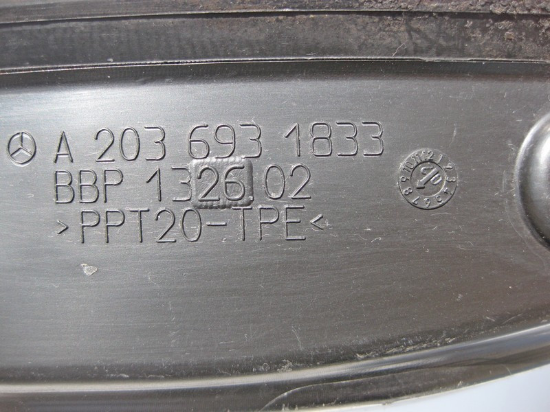 Mercedes-Benz  A2036931833 Накладка отвору багажника права C-Class C203 sportcoupe Одеса - фото 3