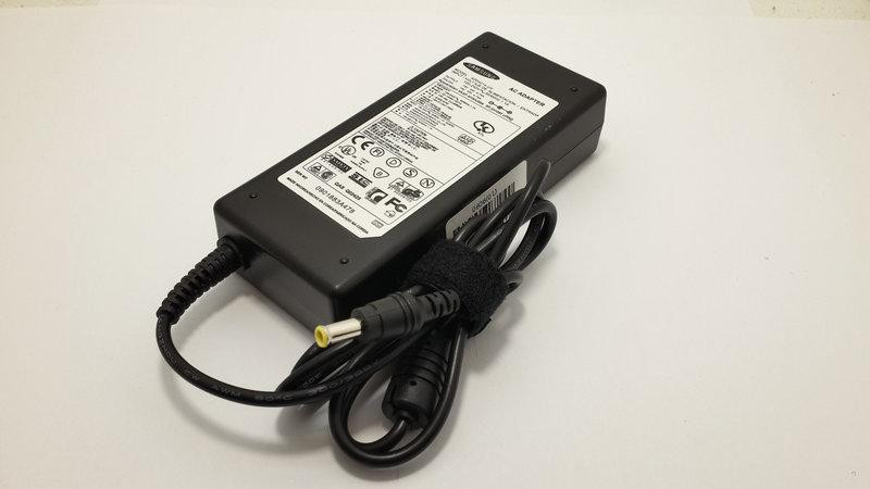 Блок живлення для ноутбука Samsung 19V 4.74 A 90W Полтава - фото 1