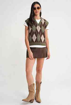 Женский теплый оверсайз жилет с геометрическим орнаментом Хаки Одесса