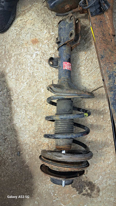 Продається пара передніх стійок у зборі на Hyundai Tucson 2004-2012 року Київ - фото 2