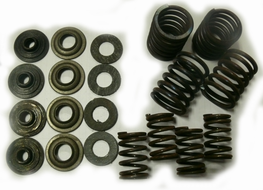 Пружины клапанов с прокладками мотоцикл Мт комплект 8шт Мукачево - изображение 1