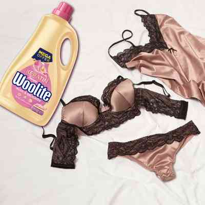 Гель для стирки Woolite Для шерсти и деликатных тканей С кератином 3.6 л (5900627090536) Винница